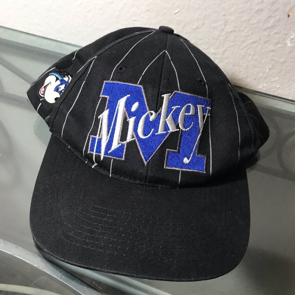 Vtg. Embroidered Mickey Mouse baseball snap back